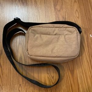 Baggu crossbody bag, tan, barely used